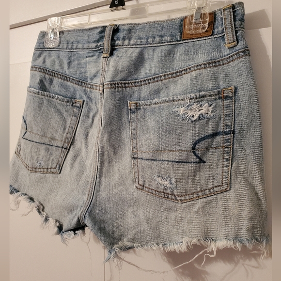 Women's American Eagle Light Wash Distressed Denim Shorts - Picture 8 of 8